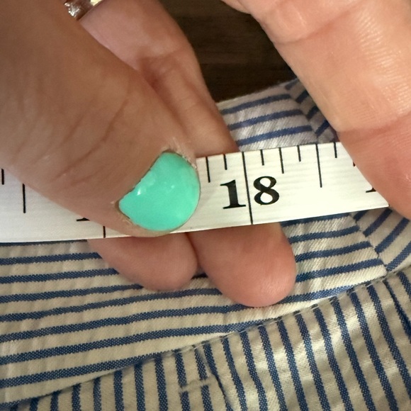 J. Crew buttercup hem seersucker shorts • NWT • women’s size 14 - Picture 4 of 7